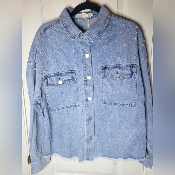 Pearl Studded Denim Shirt/Jacket. Sz M. NWT - Picture 1 of 6